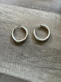 Light weight silver earrings