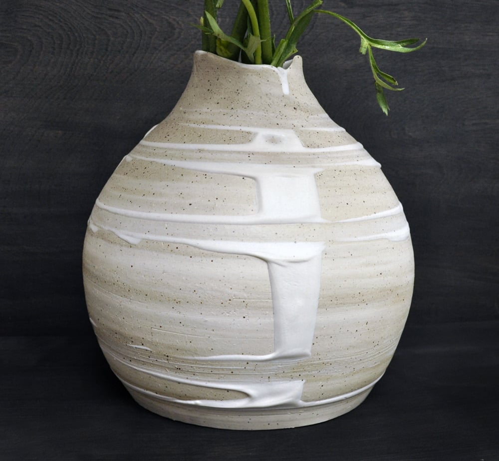 Image of vanilla drip vase