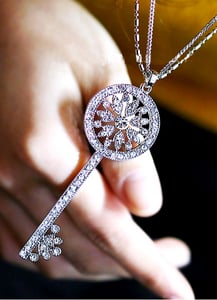 Image of Shinning Key Pattern Necklace