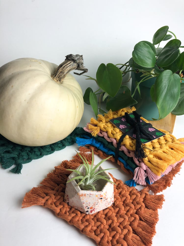 Image of Striped or Solid Mug Rugs