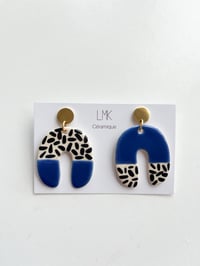 Paire de boucles d'oreilles céramique TOTEM GROS U bleu