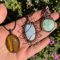 Image 3 of Rainbow Moonstone Sun/Flower 🌻🤍