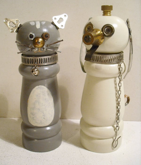 Image of Salt Shaker Cat & Pepper Mill Dog