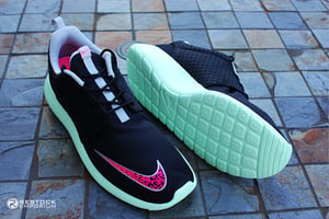 Image of Nike Roshe Run Black/Pink Flash-Fresh Mint-Chrome