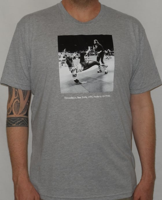 Image of Roller Derby “Uniondale, New York, 1974” MEN'S shirt (Grey)