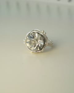 Image of "The Leading Role in silver" vintage button ring