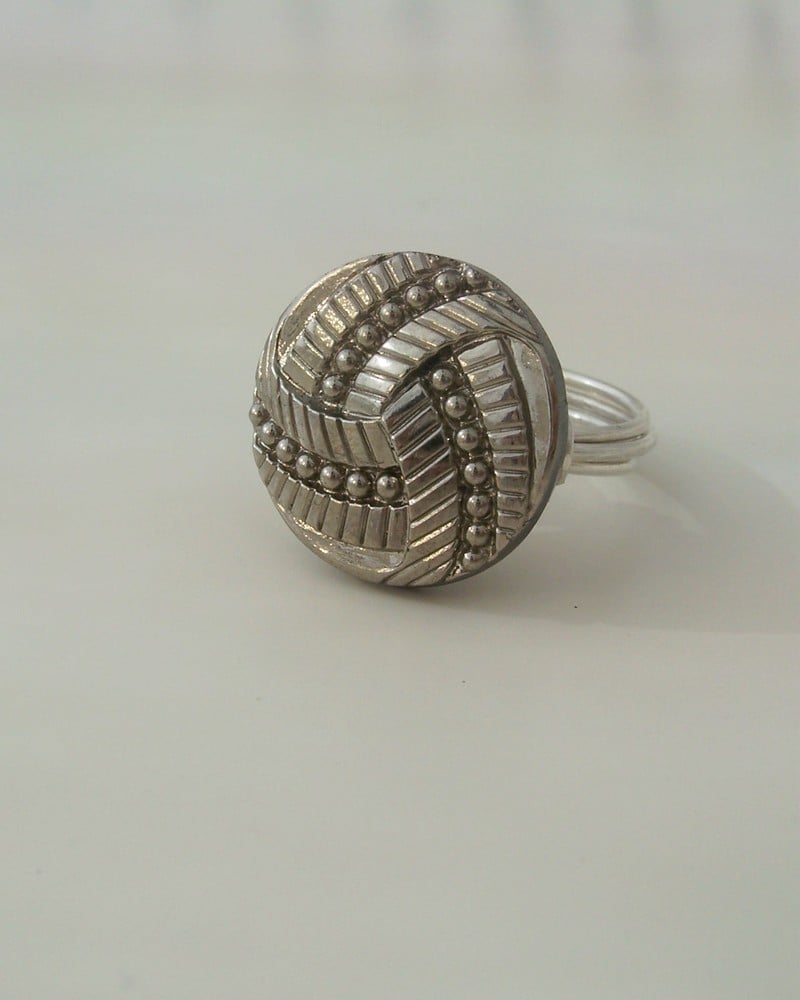 Image of "Knotty" vintage button ring