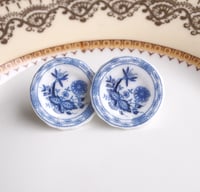 Image 3 of blue willow plate ears