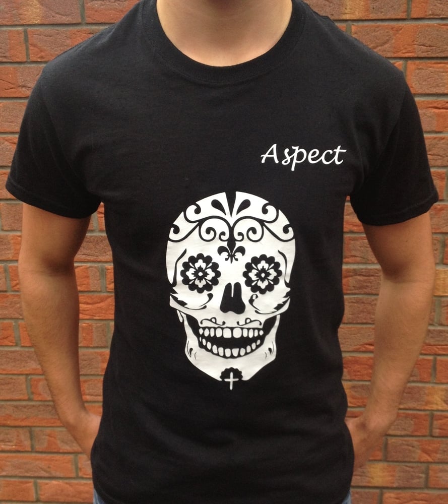 Image of SKULL TEE