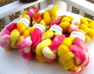 Image of Blue Faced Leicester BFL Wool Roving Hand Dyed 4oz Slice of Lemon BFL16