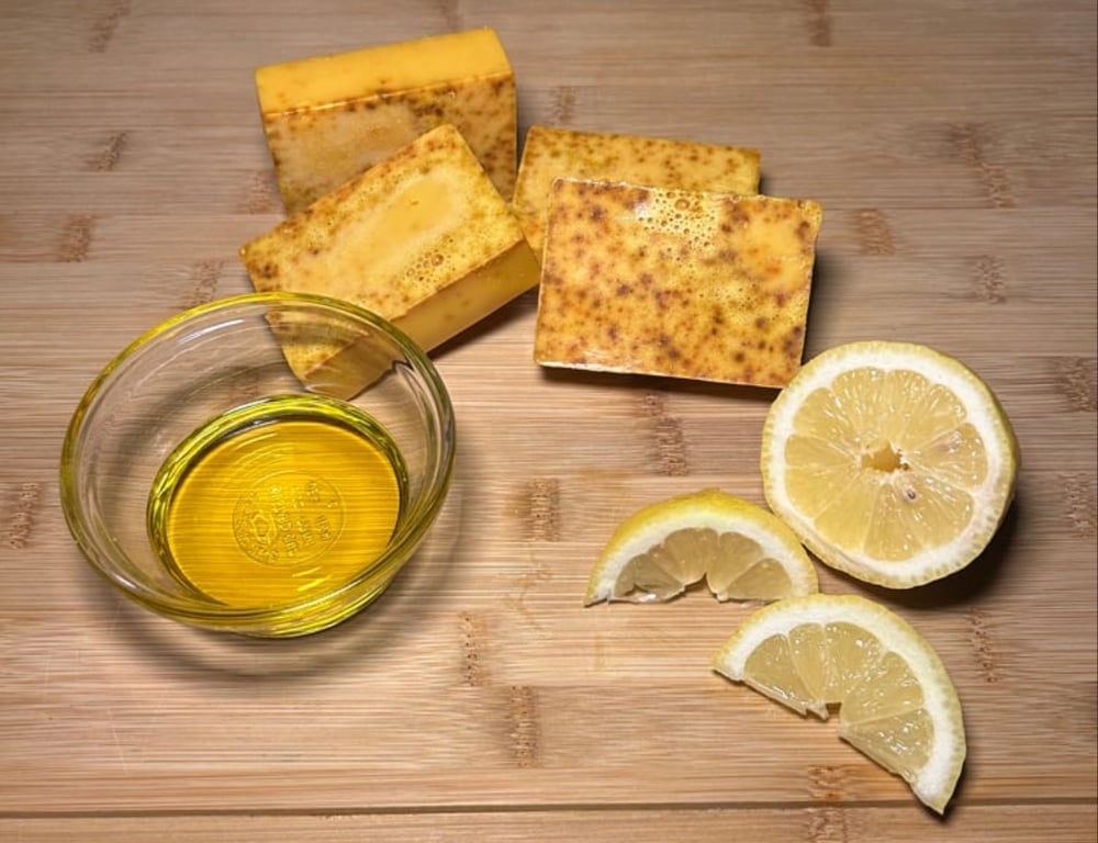 Image of Organic Pomegranate Seed & Lemon Turmeric Glow Bar