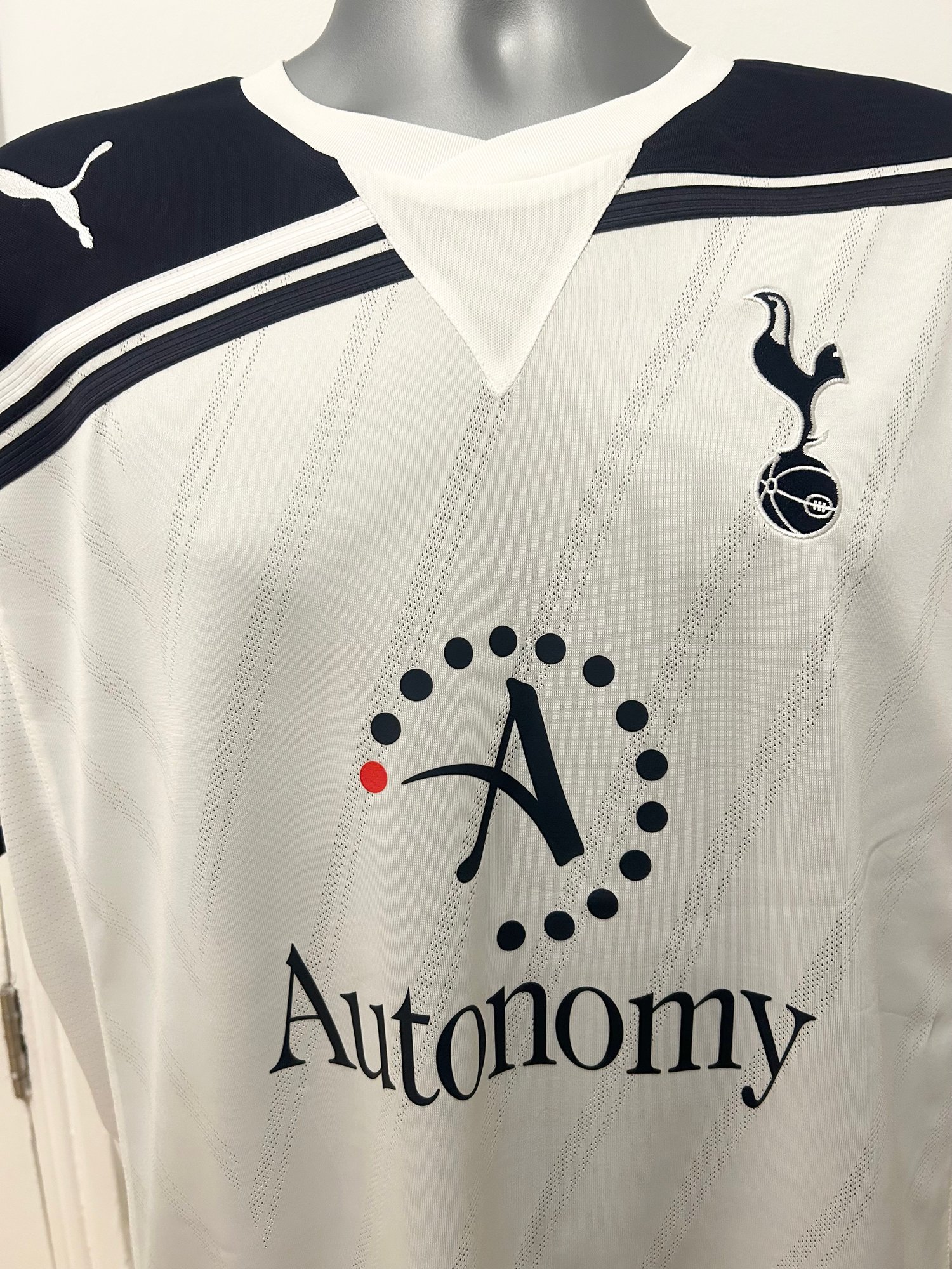 Image of Tottenham Hotspur “VAN DER VAART 11” 2010/11 Home Shirt + patches (M)