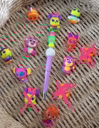 Image 2 of doorables pen 