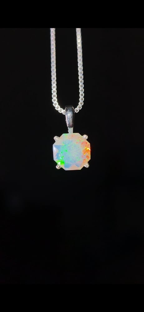 Image of Welo opal pendant 