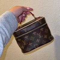 LV vanity (Pre Order Ships 4/15)