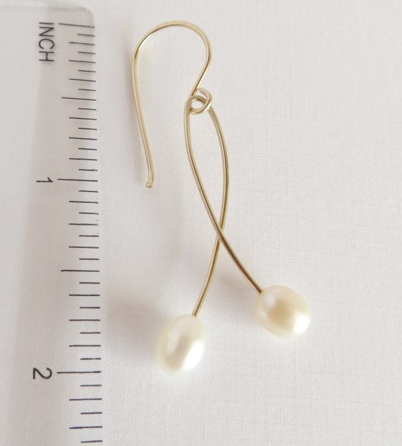 Image of White cultured freshwater pearl doubles earrings - Momi Twins