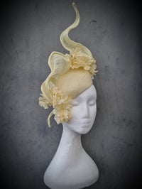 Image 3 of 'Brittany' in Soft Lemon