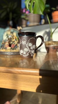 Image 4 of Skull mug 06