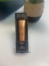 Image 1 of MILANI STROBE LIGHT LIQUID HIGHLIGHTER 04 Glowing 