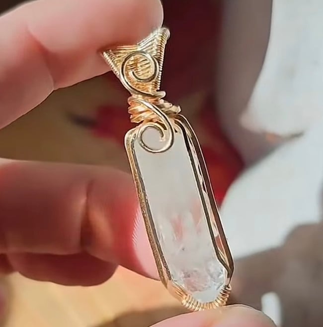 Crystal Point Necklace labradorite & moonstone