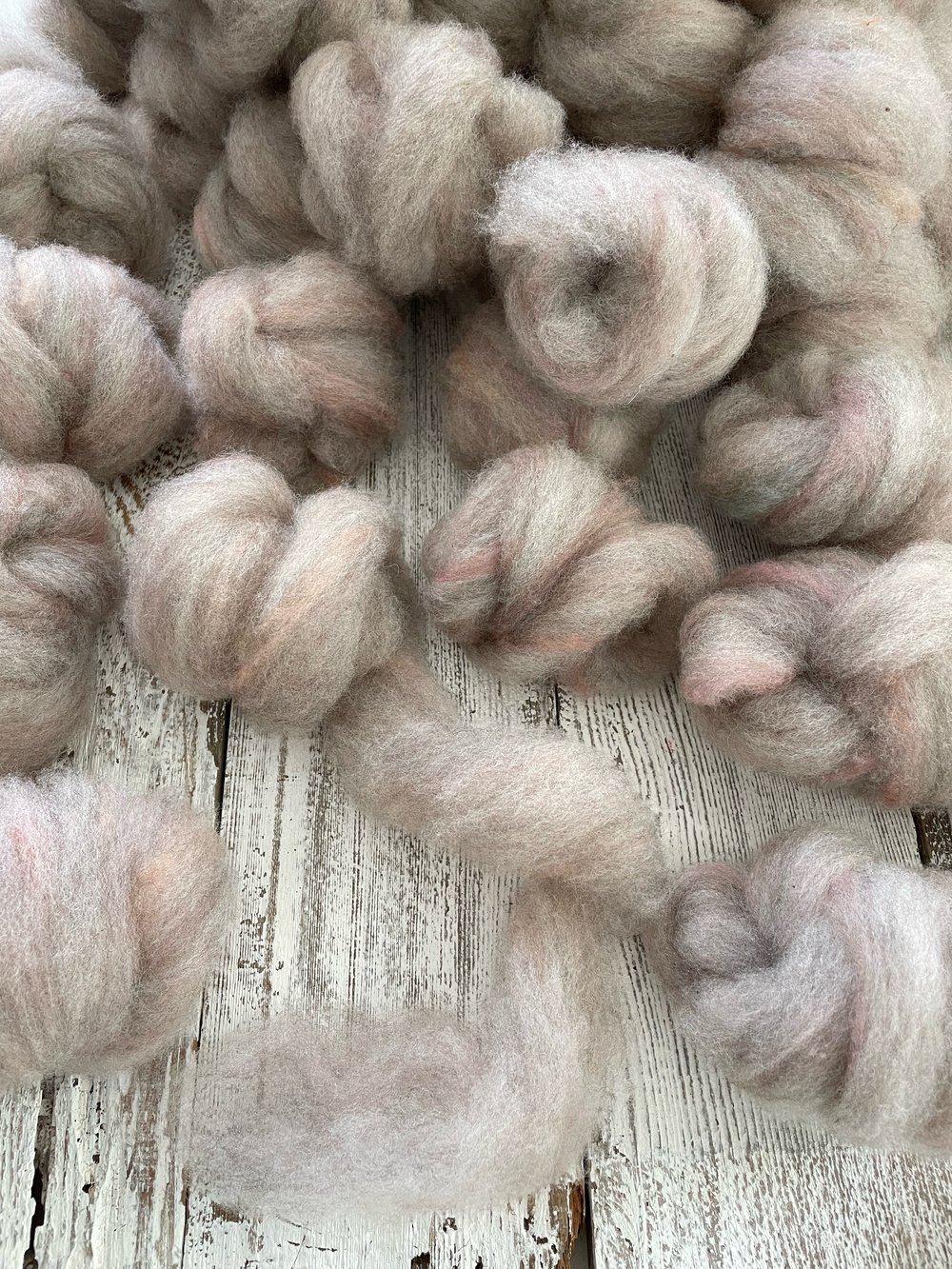 4 oz. • Porcelain Pumpkin roving: on Romney lamb & Columbia lamb from Iron Water Ranch, Targhee