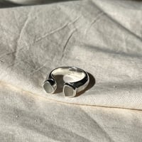 Image 3 of WHITE BRACE RING (S ½)