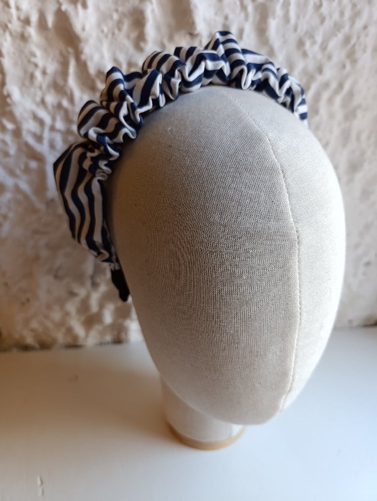 Image of Cerchietto Corolla a righe bianco/blu