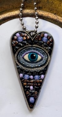 Image 3 of Heart Eye Necklace (2)