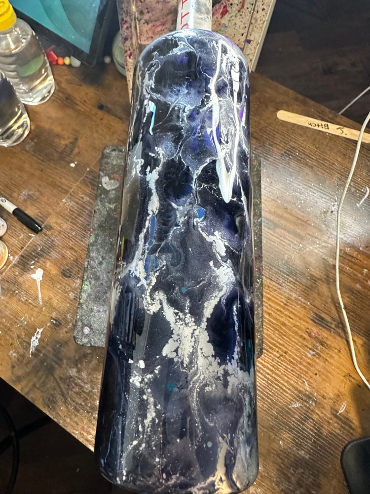 Image of 30oz Lightening Black Hole