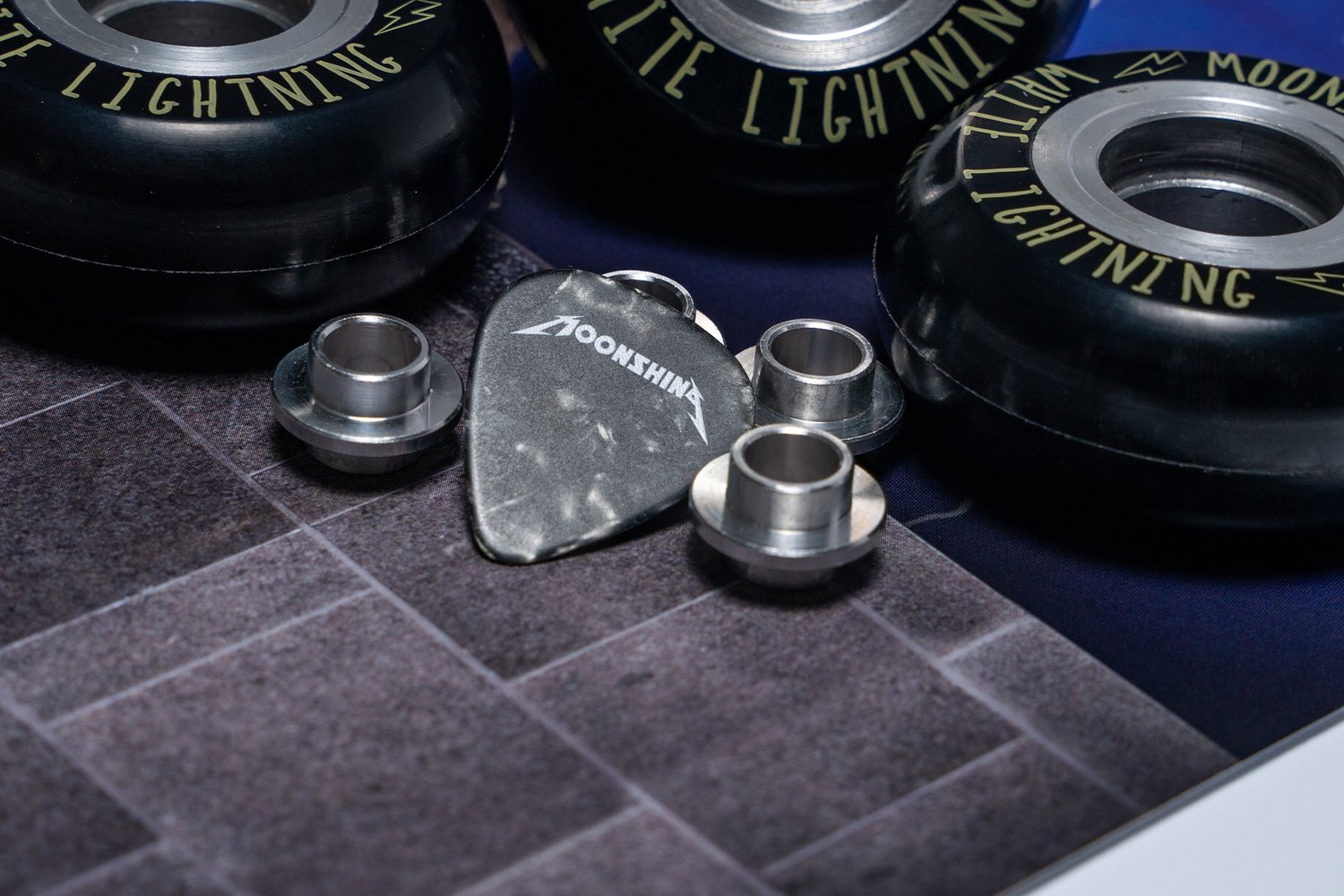 Image of White Lightning Metal Core 59/90a Wheels