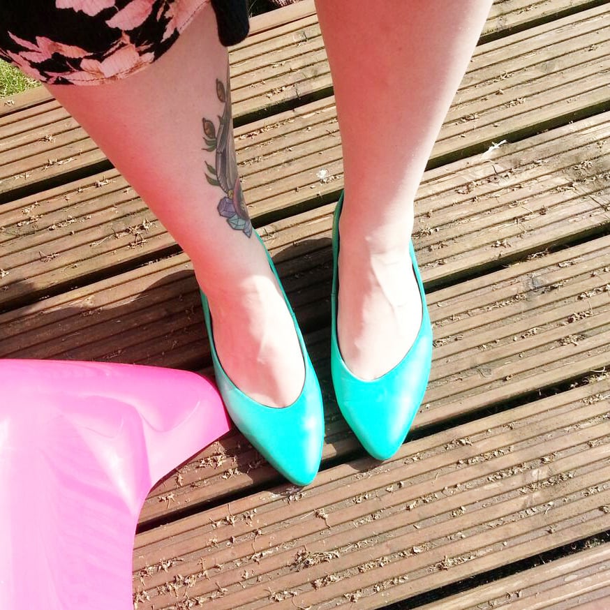 Image of Vintage Leather Clarkes Turquoise Kitten Heels Size 5