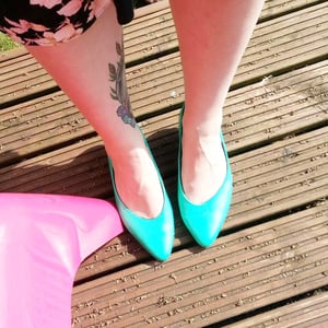 Image of Vintage Leather Clarkes Turquoise Kitten Heels Size 5