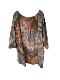 Image 7 of 2XL Cotton Forager Top in Sedona Spiral Ice Dye