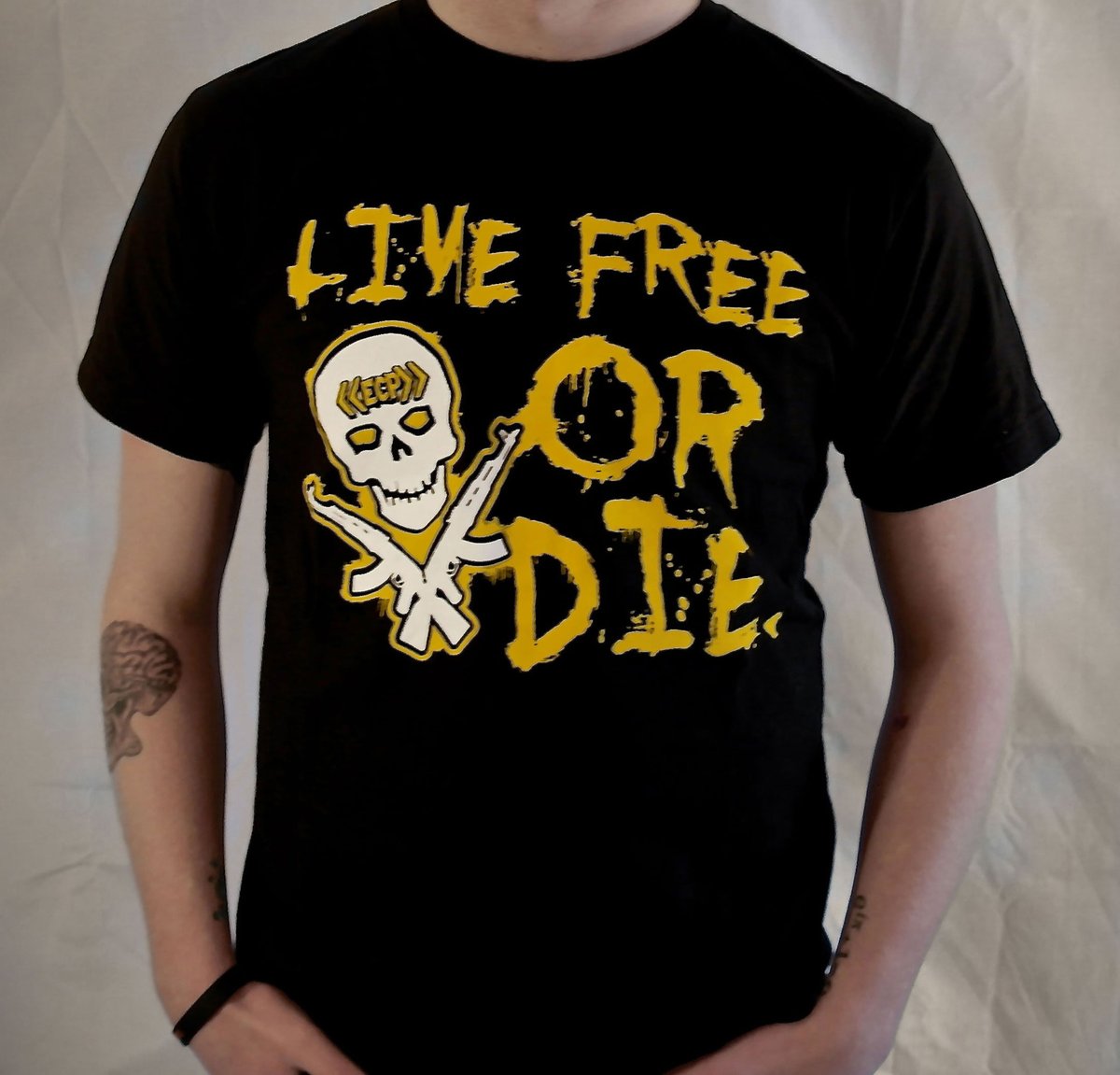 "Live Free Or Die"-Black Unisex Tee
