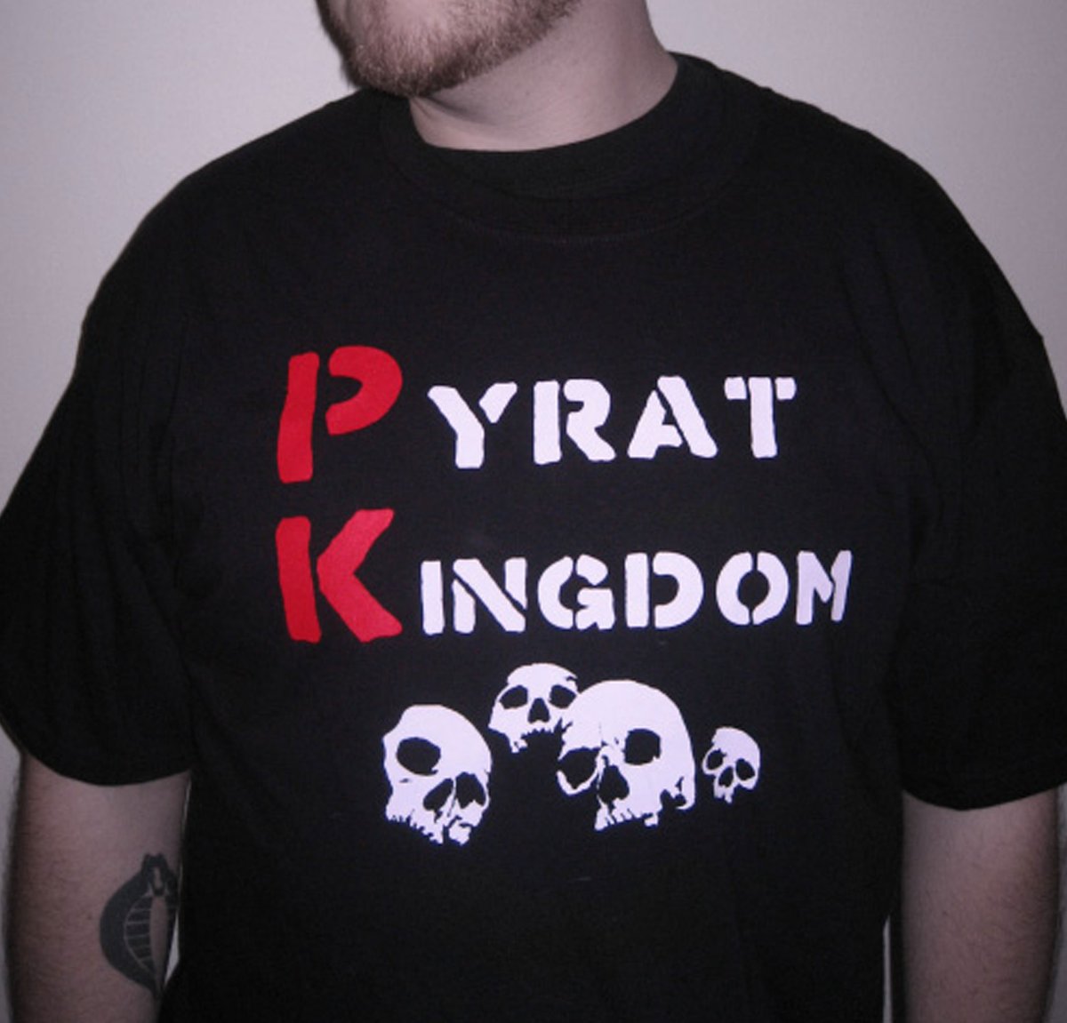 "Pyrat Kingdom"-Black Unisex Tee