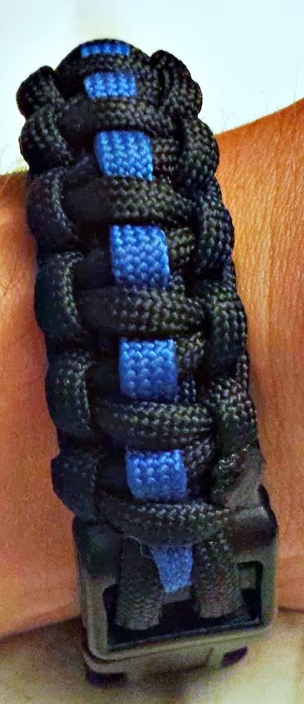 Image of Paracord Survival Bracelet Cobra Weave