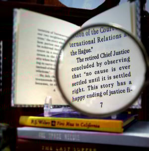 Image of "Earl Warren" Miniature Book