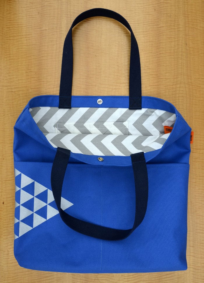 Triangles pattern utility bag