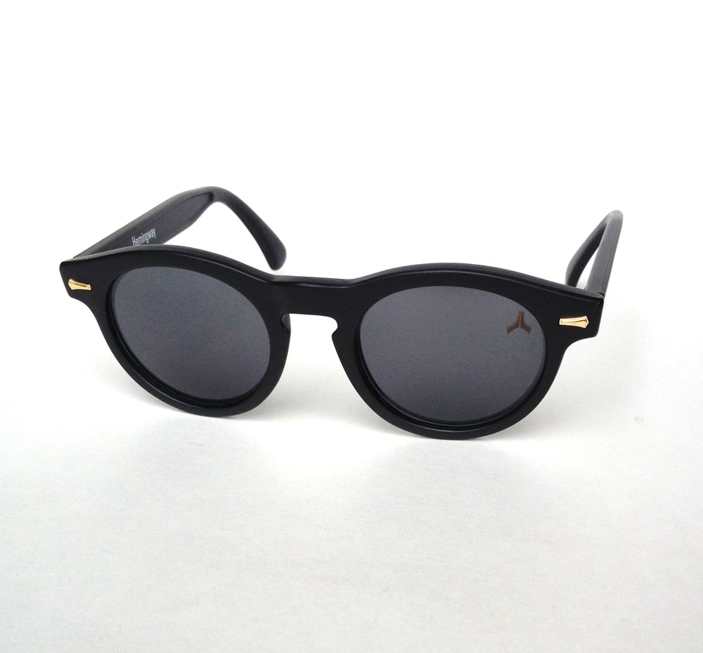 Image of Hemingway - drastic black / polarized 