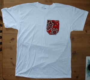 Image of Red Pocket T-Shirt Size Medium Unisex