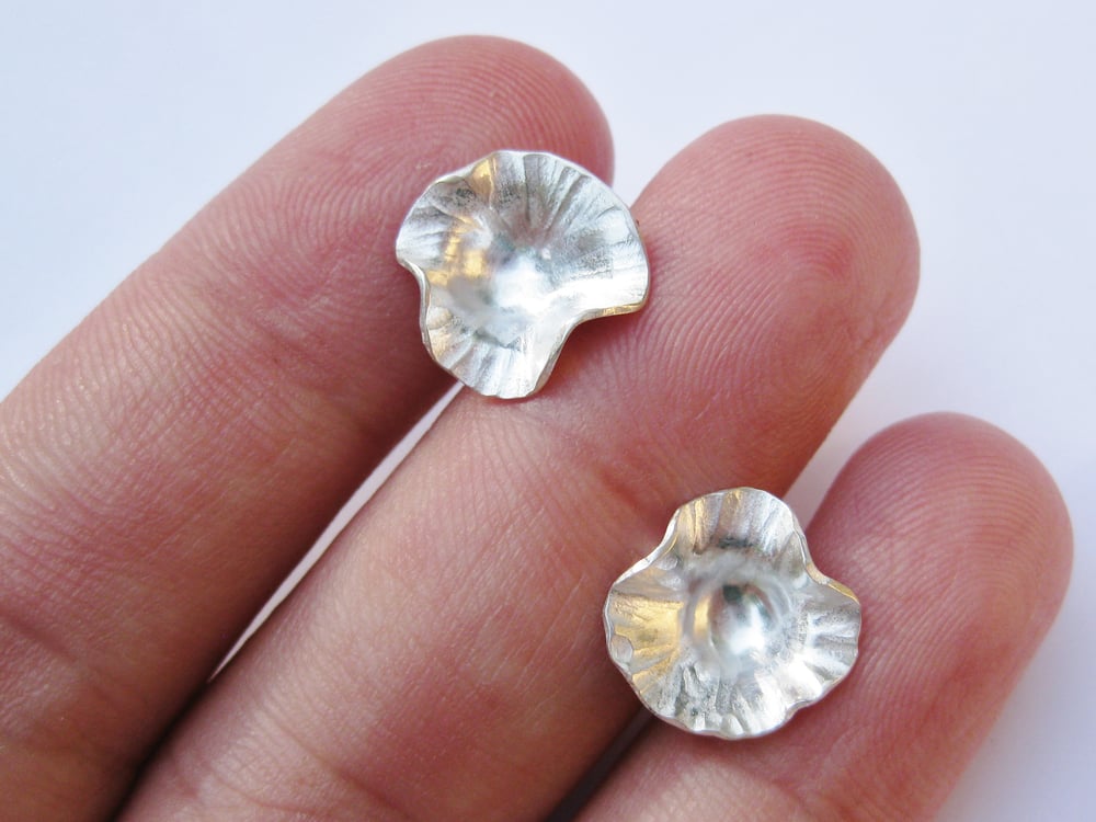 Image of Forged daisy studs: small