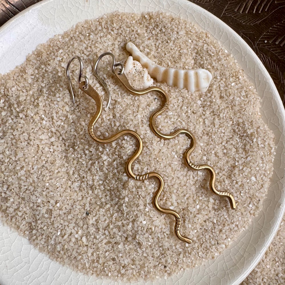 Image of Wavy Serpents