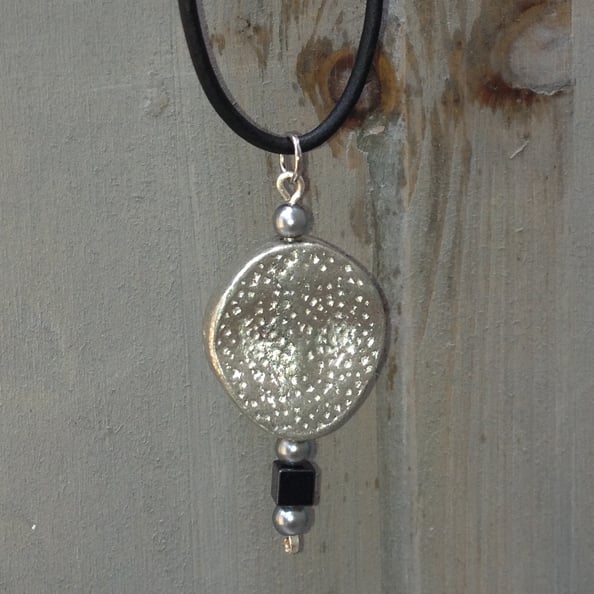Silver Round Necklace / Yama Made