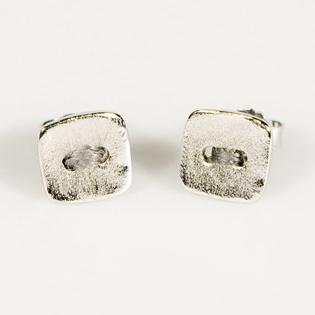 Image of Oorknoopjes vierkant met grijze draad, te Antwerpen, goudsmid, Antwerpen, juweelontwerpster