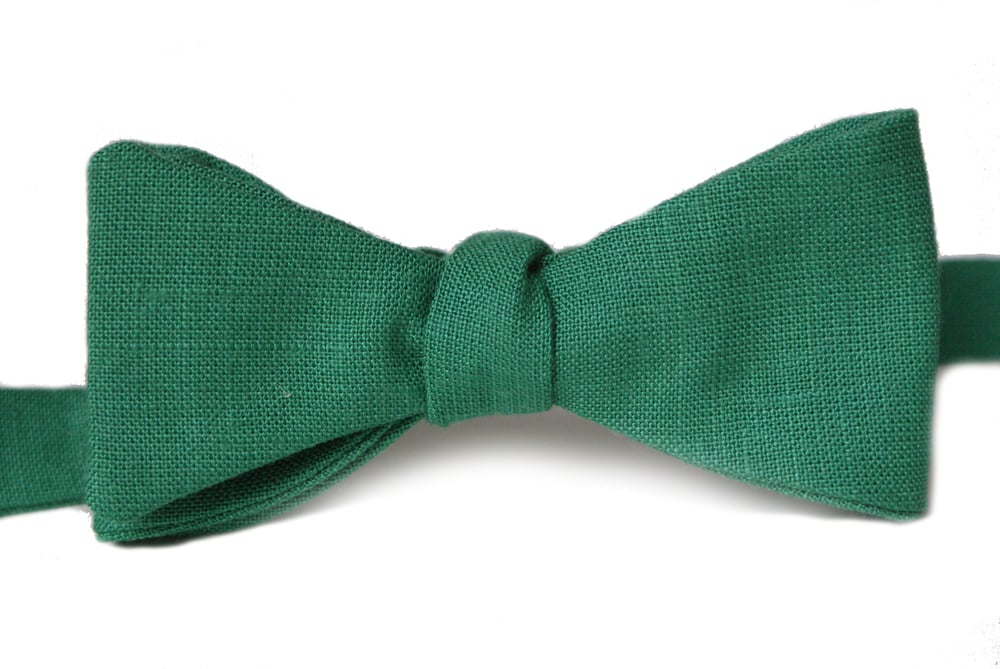 Image of Emerald Linen Bow Tie