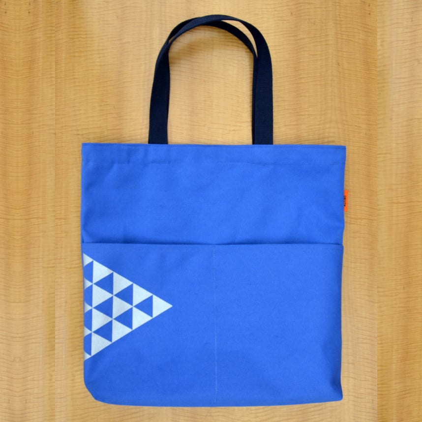 Triangles pattern utility bag