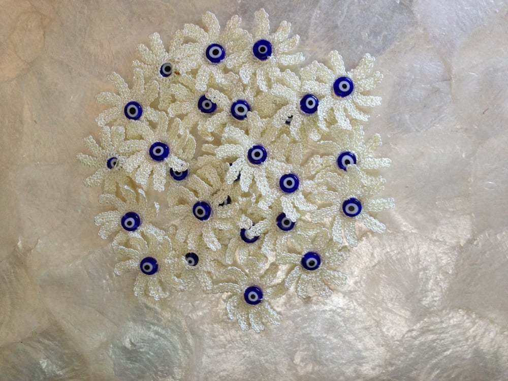 Image of Harmony Oya-Embroidery With Evil-Eye Bead Center (Mavi Boncuk)