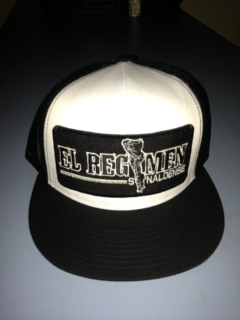 Image of Gorra con parche El Regimen Sinaloense