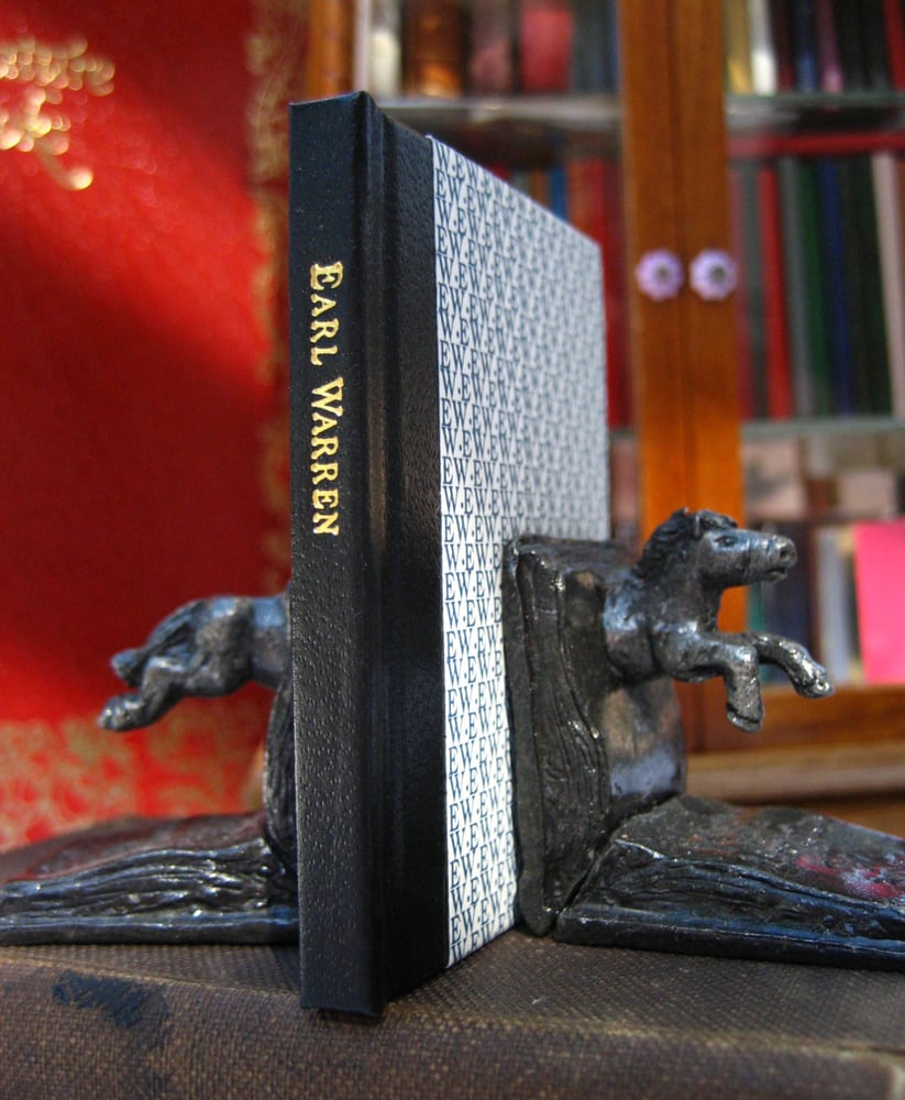 Image of "Earl Warren" Miniature Book