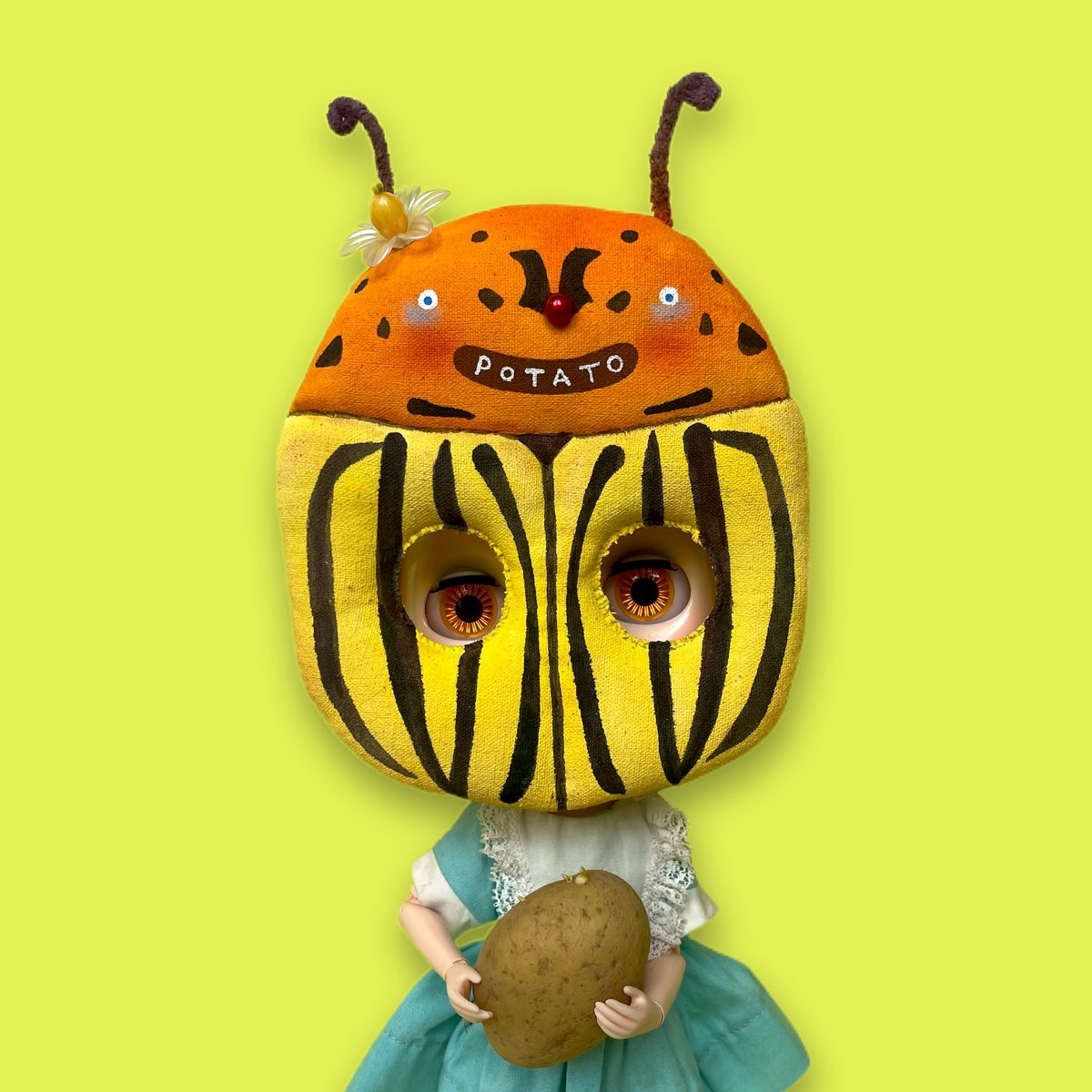 Image of Colorado Potato Beetle Blythe Mask